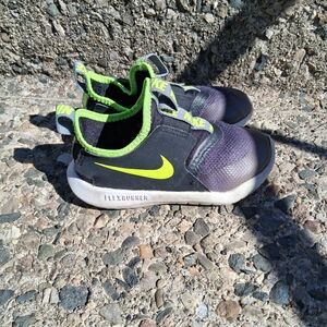 9c Toddler Nike Kids Sneakers - Black and Neon Green